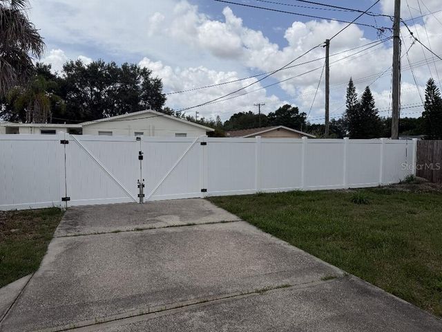 632 89TH AVENUE N, St Petersburg, FL 33702