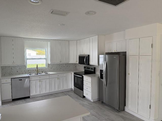 632 89TH AVENUE N, St Petersburg, FL 33702