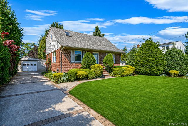 572 Benito Street, East Meadow, NY 11554