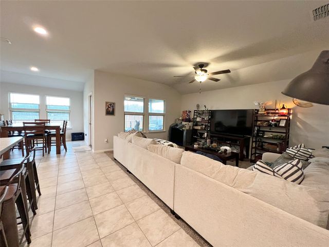 1125 Loomis Trail, Justin, TX 76247