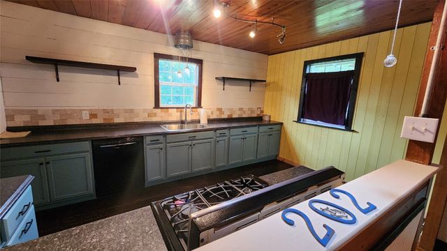 202 S 12th Street, Tecumseh, OK 74873