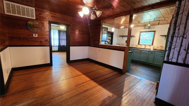 202 S 12th Street, Tecumseh, OK 74873