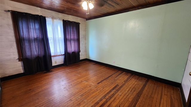 202 S 12th Street, Tecumseh, OK 74873