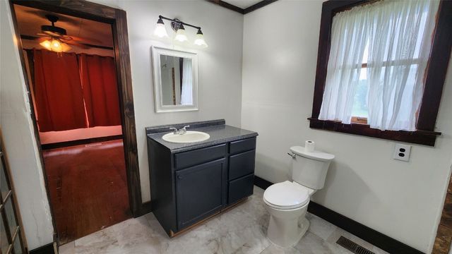 202 S 12th Street, Tecumseh, OK 74873