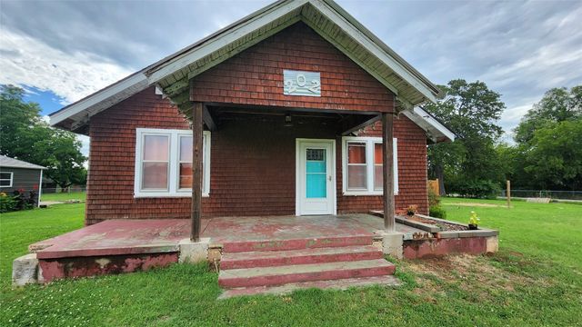 202 S 12th Street, Tecumseh, OK 74873