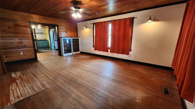 202 S 12th Street, Tecumseh, OK 74873