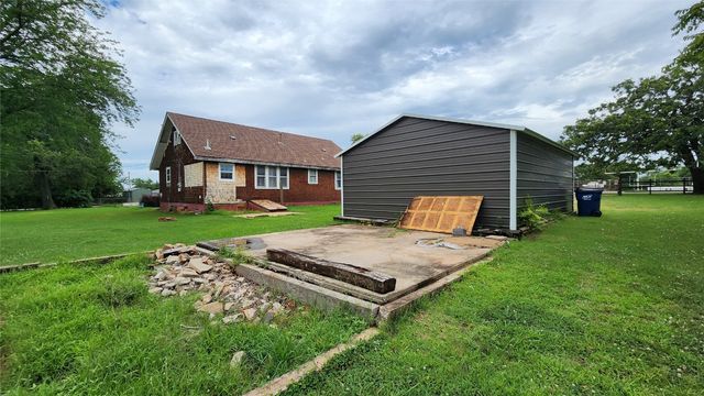 202 S 12th Street, Tecumseh, OK 74873