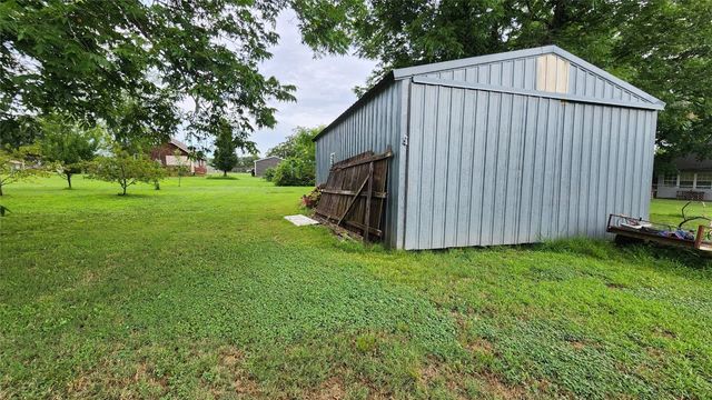 202 S 12th Street, Tecumseh, OK 74873