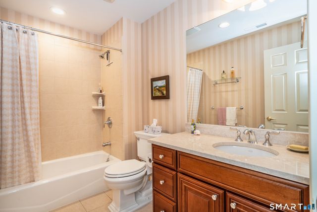 6 Spy Glass Circle 6, Bloomfield, CT 06002