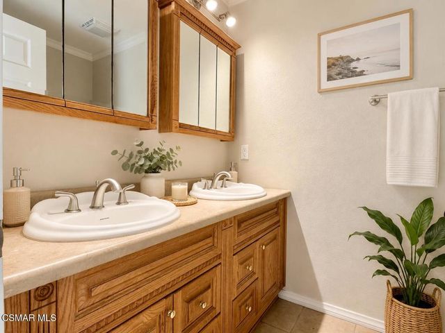 1300 Saratoga Avenue 2207, Ventura, CA 93003