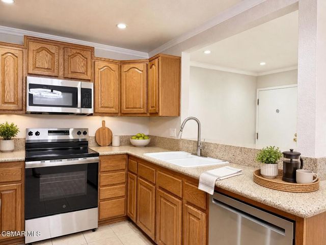 1300 Saratoga Avenue 2207, Ventura, CA 93003