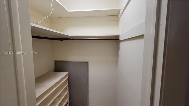 1050 Pennsylvania Ave 11, Miami Beach, FL 33139