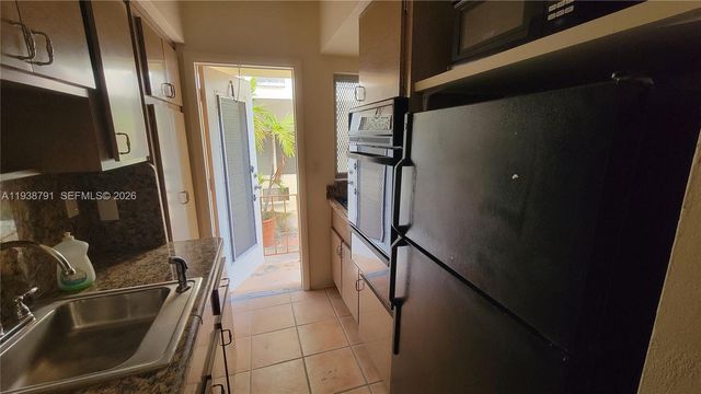 1050 Pennsylvania Ave 11, Miami Beach, FL 33139