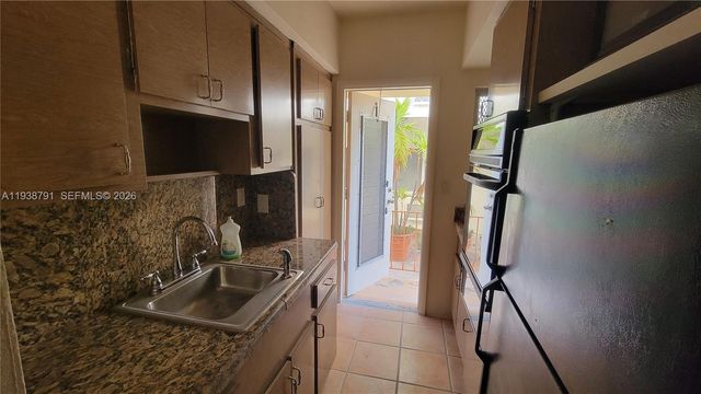 1050 Pennsylvania Ave 11, Miami Beach, FL 33139