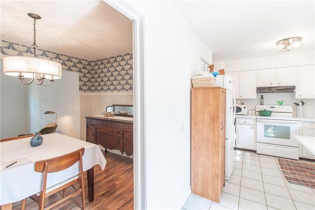 712 NW 10 Street, Blue Springs, MO 64015
