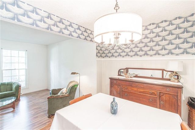 712 NW 10 Street, Blue Springs, MO 64015