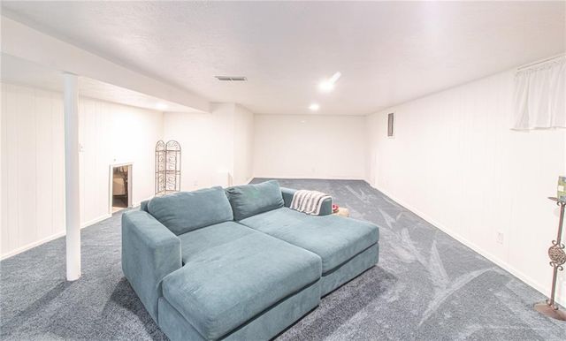 712 NW 10 Street, Blue Springs, MO 64015