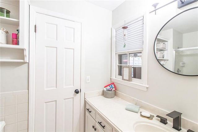 712 NW 10 Street, Blue Springs, MO 64015