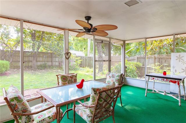 712 NW 10 Street, Blue Springs, MO 64015