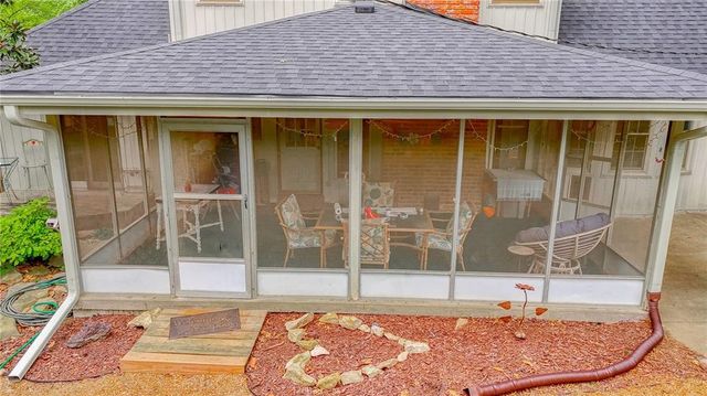 712 NW 10 Street, Blue Springs, MO 64015