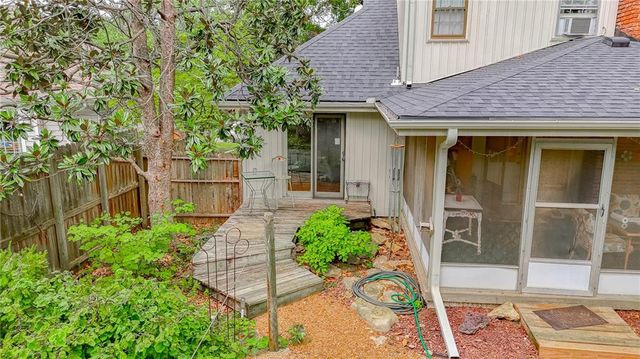 712 NW 10 Street, Blue Springs, MO 64015