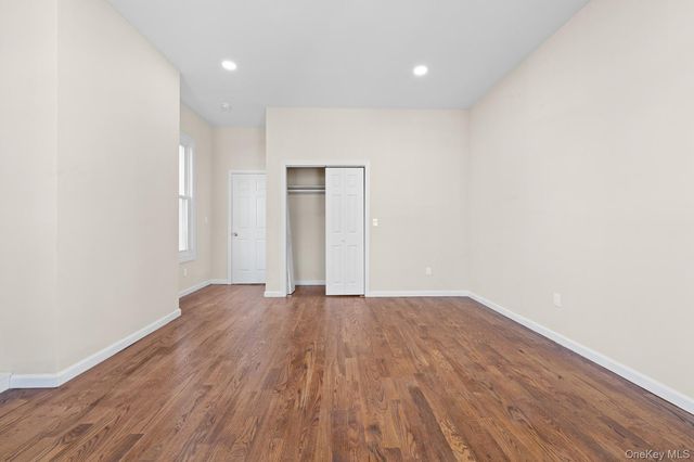 460 S 6th Avenue 1, Mount Vernon, NY 10550