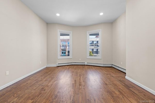 460 S 6th Avenue 1, Mount Vernon, NY 10550