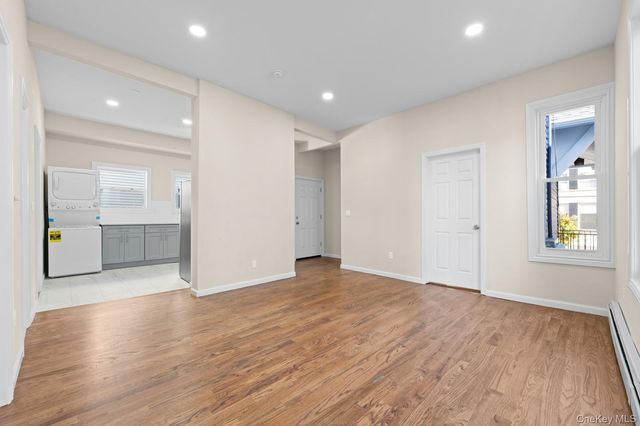 460 S 6th Avenue 1, Mount Vernon, NY 10550