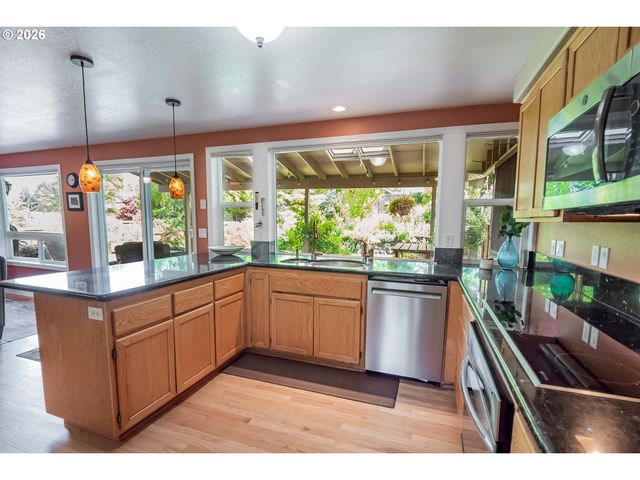 3982 MONROE St, Eugene, OR 97405