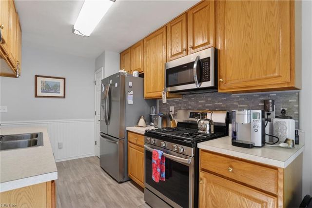 902 Shoreline Pointe, Newport News, VA 23602