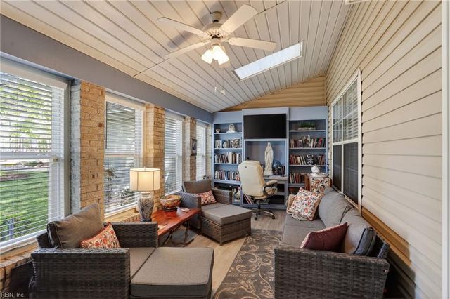 902 Shoreline Pointe, Newport News, VA 23602