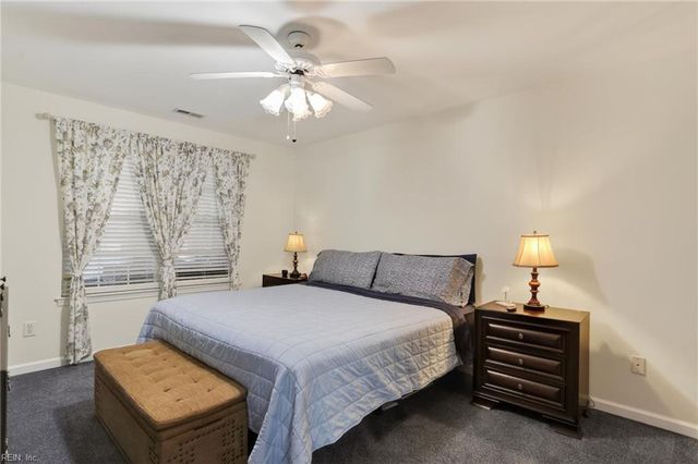 902 Shoreline Pointe, Newport News, VA 23602