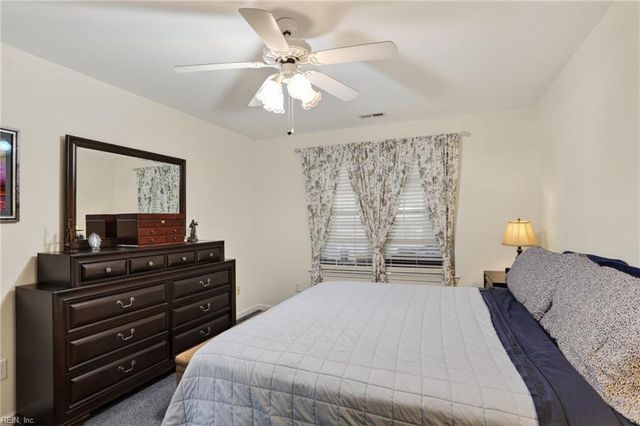 902 Shoreline Pointe, Newport News, VA 23602