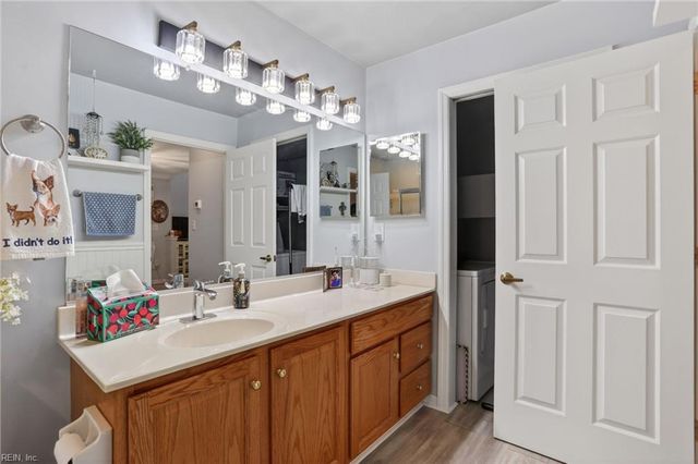 902 Shoreline Pointe, Newport News, VA 23602