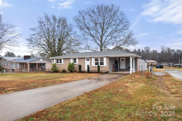 146 Old Castle Lane, Forest City, NC 28043