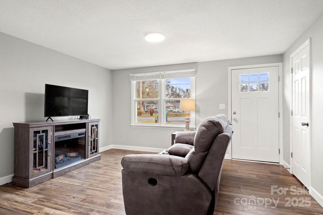 146 Old Castle Lane, Forest City, NC 28043