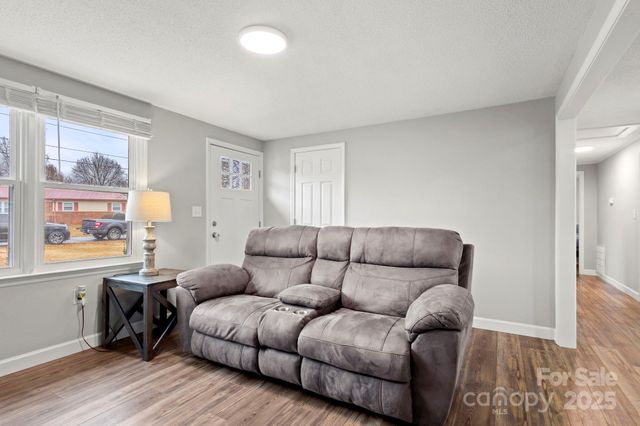 146 Old Castle Lane, Forest City, NC 28043