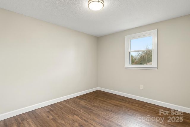 146 Old Castle Lane, Forest City, NC 28043