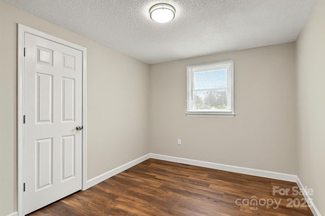 146 Old Castle Lane, Forest City, NC 28043