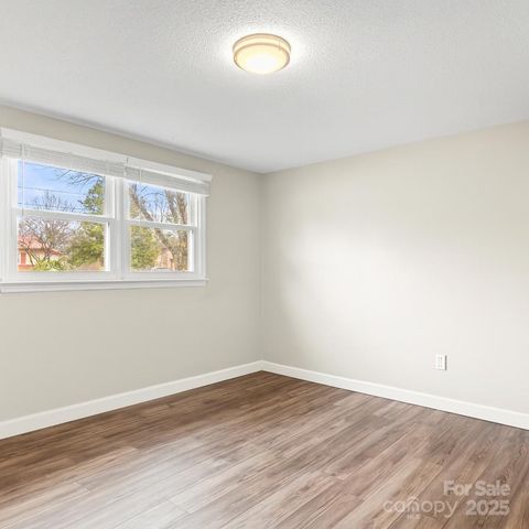 146 Old Castle Lane, Forest City, NC 28043