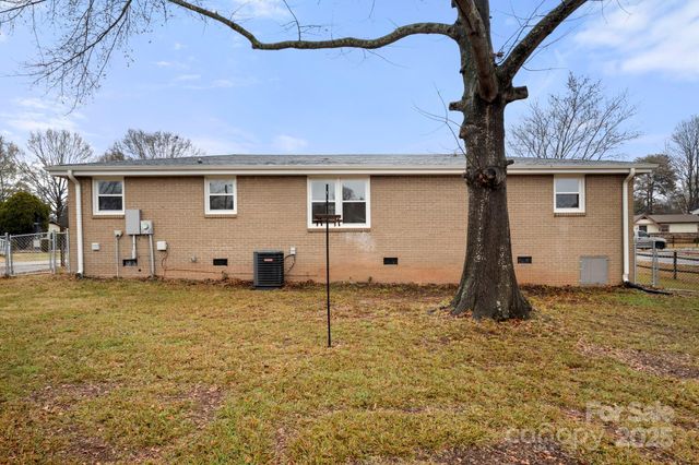 146 Old Castle Lane, Forest City, NC 28043