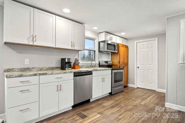 146 Old Castle Lane, Forest City, NC 28043