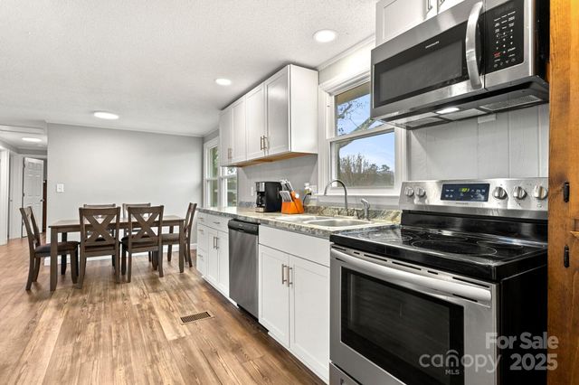 146 Old Castle Lane, Forest City, NC 28043