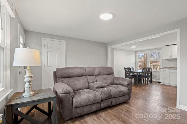 146 Old Castle Lane, Forest City, NC 28043