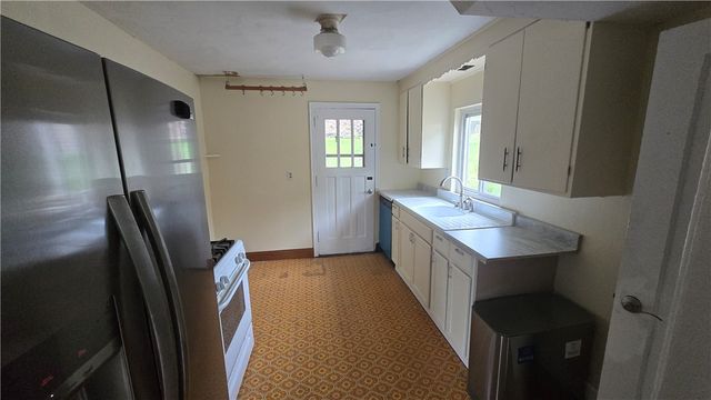 114 Braddock Rd, Forest Hills Boro, PA 15221