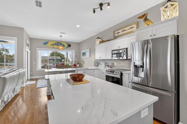 806 EAGLE LANE, Apollo Beach, FL 33572