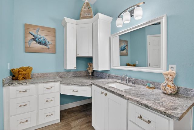 806 EAGLE LANE, Apollo Beach, FL 33572
