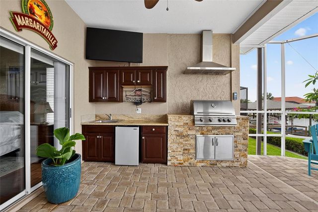 806 EAGLE LANE, Apollo Beach, FL 33572