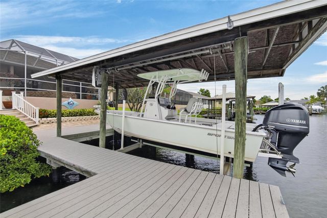806 EAGLE LANE, Apollo Beach, FL 33572