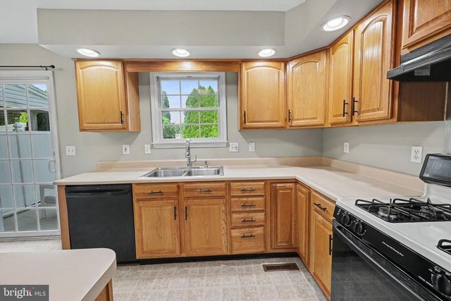 57 NOTTINGHAM DRIVE, Mechanicsburg, PA 17050